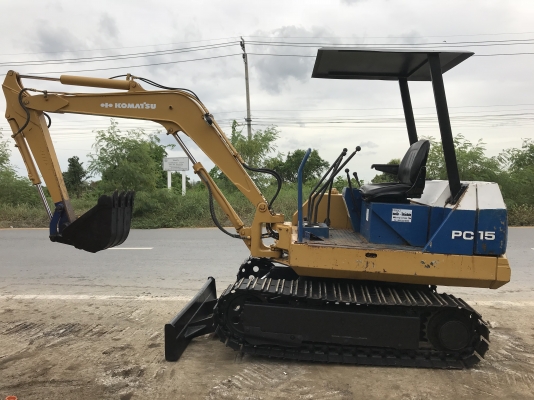 komatsu pc15 สภาพดีเก่าญี่ปุ่น มีใบอินวอยไม่เคยใช้ในไทย