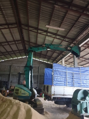 แมคโคร คีบไม้