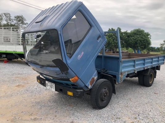 ขายครับ รถบรรทุก 6 ล้อ ISUZU NPR 115 แรง กระบะ 4.3 เมตร รถสวยพร้อมใช้