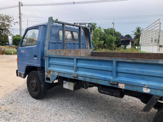 ขายครับ รถบรรทุก 6 ล้อ ISUZU NPR 115 แรง กระบะ 4.3 เมตร รถสวยพร้อมใช้