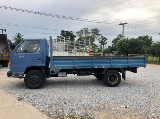 ขายครับ รถบรรทุก 6 ล้อ ISUZU NPR 115 แรง กระบะ 4.3 เมตร รถสวยพร้อมใช้