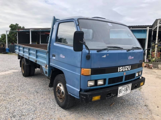 ขายครับ รถบรรทุก 6 ล้อ ISUZU NPR 115 แรง กระบะ 4.3 เมตร รถสวยพร้อมใช้ ขายครับ รถบรรทุก 6 ล้อ ISUZU NPR 115 แรง กระบะ 4.3 เมตร รถสวยพร้อมใช้