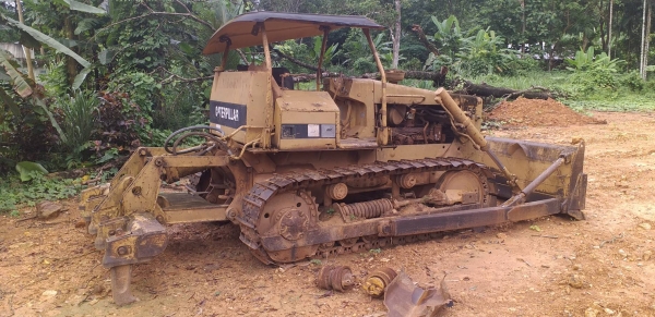 ขายรถแทรกเตอร์ CAT D5B ทะเบียนพร้อม