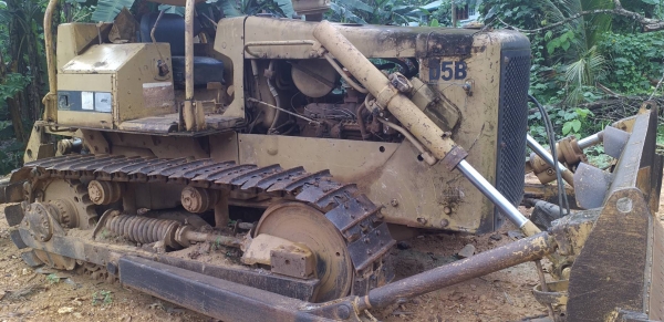 ขายรถแทรกเตอร์ CAT D5B ทะเบียนพร้อม