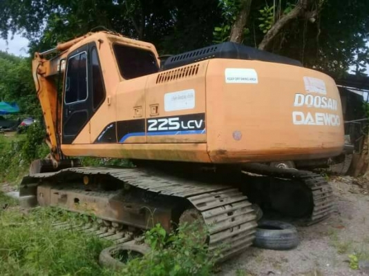 ขายDOOSAN 225LC-V มีระบบไฟราคา 600,000