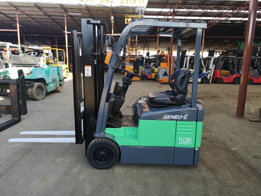 รถยกไฟฟ้าโตโยต้ารุ่น 7 นั่งขับ 3 ล้อ เสาสูง 3 เมตร รถนอกนำเข้ัา รถยกไฟฟ้าโตโยต้ารุ่น 7 นั่งขับ 3 ล้อ เสาสูง 3 เมตร รถนอกนำเข้ัา