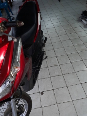 ็Honda click110I ปี 52 เล่มโอนลด 12700.-