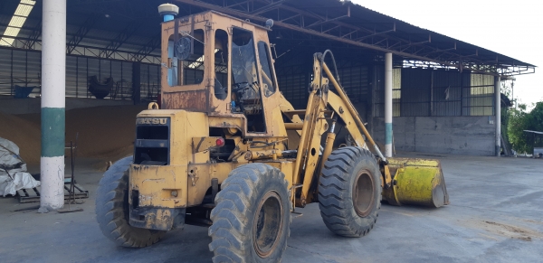 ขายรถตัก komatsu sd25-p