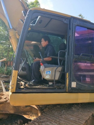 ขาย KOMATSU PC200-8 ทำงาน9900ชม.มีระบบหัวกระแทกเอกสารเล่มทะเบียนไฟเต็มราคา1,300,000 ขาย KOMATSU PC200-8 ทำงาน9900ชม.มีระบบหัวกระแทกเอกสารเล่มทะเบียนไฟเต็มราคา1,300,000