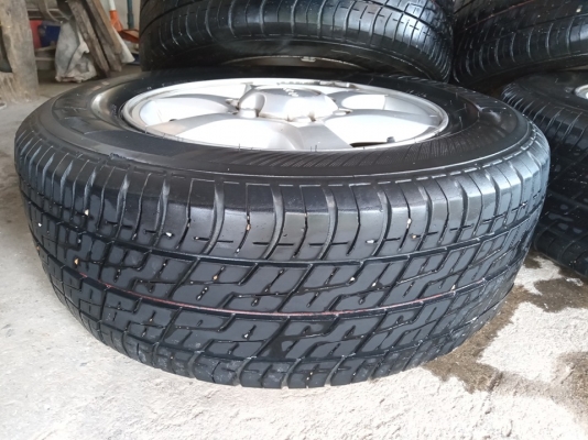 ล้อขอบ15ยางบริสโตน215/65/15 ปี16ดอกยางเหลือ