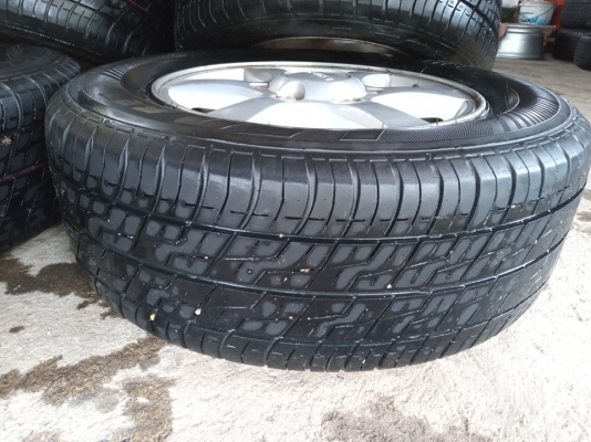 ล้อขอบ15ยางบริสโตน215/65/15 ปี16ดอกยางเหลือ