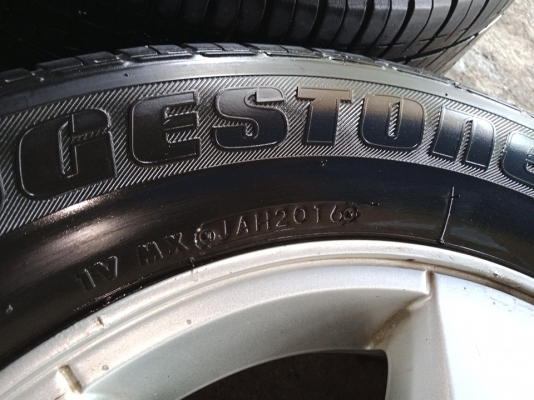 ล้อขอบ15ยางบริสโตน215/65/15 ปี16ดอกยางเหลือ