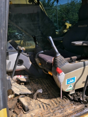 มีVDO KOMATSU PC200-8 เอกสารเล่มทะเบียนไฟเต็มมีระบบหัวกระแทกราคา 1,300,000