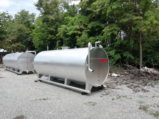 ขายถังน้ำมันใหม่ขนาด 10,000 ลิตร เหล็กหนา 4 มม.ผลิตเอง ราคาใบละ 45,000 บาท  ถังใหม่ผลิตเอง