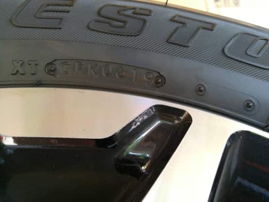 ล้อรีโว้ร๊อคโค่ ขอบ18 สีทูโทนดำหน้าเงา+บริสโตน265/60/18ปี19 ถอดป้ายแดงวิ่ง300โล ชุด28500บ.โทร0879050181