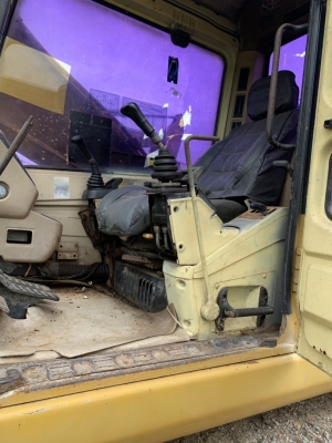 ขาย cat320 v2 เล่มทะเบียนพร้อมใช้งาน ไฟฟ้ามี ขาย cat320 v2 เล่มทะเบียนพร้อมใช้งาน ไฟฟ้ามี