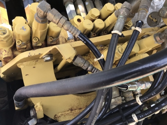 ขายรถขุด KOMATSU PC30-7E ปากคีบ (3,xxx ชั่วโมง) นำเข้าเองจากญี่ปุ่น สภาพพร้อมใช้ มีVDOการทำงานครับ