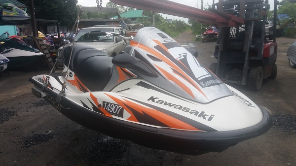 ขออนุญาต ขาย KAWASAKI STX1100cc.เก่าญี่ปุ่น 3 ที่นั่งมีถอยหลัง เรือพร้อมขับ ขออนุญาต ขาย KAWASAKI STX1100cc.เก่าญี่ปุ่น 3 ที่นั่งมีถอยหลัง เรือพร้อมขับ