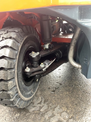 ขาย TOYOTA 8FD20 รถมือ 2 นำเข้าจากประเทศญี่ปุ่น เสา 5 เมตร งาฮิ้ง เกียร์ธรรมดา