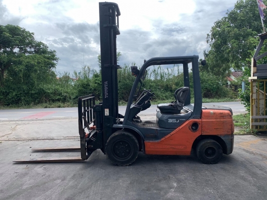 ขาย TOYOTA 8FDJ35 รถมือ 2 นำเข้าจากประเทศญี่ปุ่น เสา 5 เมตร งาฮิ้ง เกียร์ธรรมดา