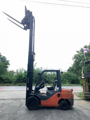 ขาย TOYOTA 8FDJ35 รถมือ 2 นำเข้าจากประเทศญี่ปุ่น เสา 5 เมตร งาฮิ้ง เกียร์ธรรมดา