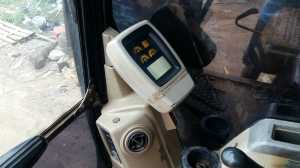 ปรับลดราคาเหลือ 785,000 ขาย CAT320C 9000กว่าชม.ไฟครบ ช่วงล่างดี เอวแน่นเอกสารเล่มทะเบียนราคา 850,000