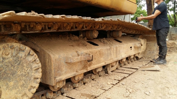 ปรับลดราคาเหลือ 785,000 ขาย CAT320C 9000กว่าชม.ไฟครบ ช่วงล่างดี เอวแน่นเอกสารเล่มทะเบียนราคา 850,000