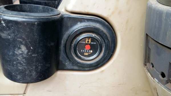 ปรับลดราคาเหลือ 785,000 ขาย CAT320C 9000กว่าชม.ไฟครบ ช่วงล่างดี เอวแน่นเอกสารเล่มทะเบียนราคา 850,000