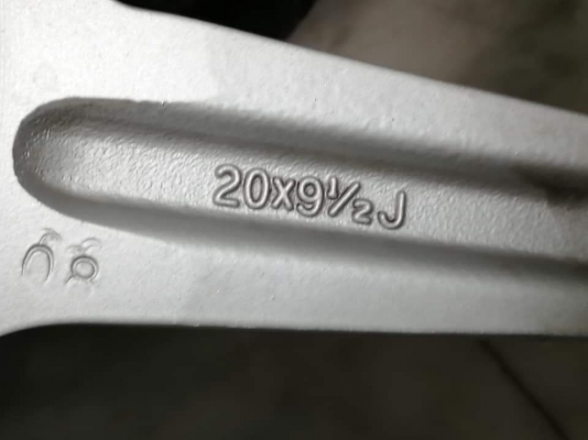 ล้อADV.1 ขอบ20 สภาพสวย ไม่มีซ่อม พร้อมยาง ราคาไม่แพง ล้อADV.1 ขอบ20 สภาพสวย ไม่มีซ่อม พร้อมยาง ราคาไม่แพง