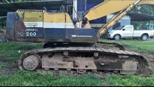 KOMATSU PC 200-5 KOMATSU PC 200-5