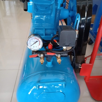 ปั๊มลมของใหม่ยี่ห้อ m z b ขนาด 70