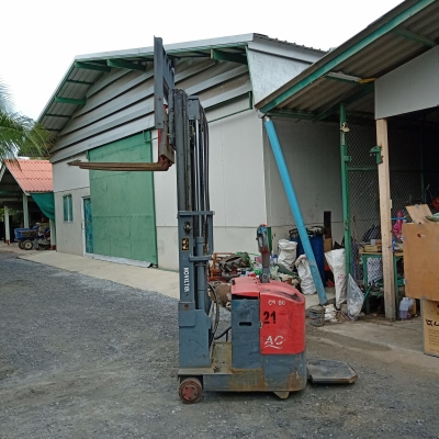 รถยกไฟฟ้า novotech 900 กิโลกรัมสูง 2 เมตร