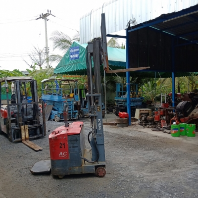 รถยกไฟฟ้า novotech 900 กิโลกรัมสูง 2 เมตร รถยกไฟฟ้า novotech 900 กิโลกรัมสูง 2 เมตร