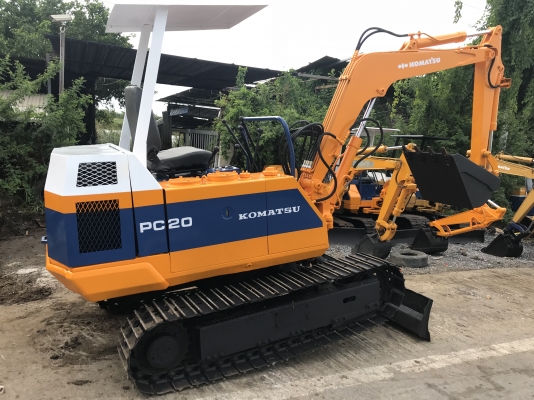 komatsu Pc20-3komatsu Pc20-3สภาพดีเก่าญี่ปุ่น มีใบอินวอยไม่เคยใช้ในไทย