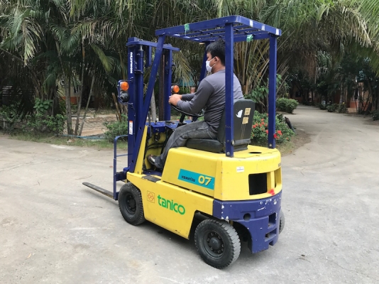 ขายFORKLIFT KOMATSU รุ่นFG07-2(700kg)(เบนซิล) สวยเดิมจากญี่ปุ่น ยังไม่เคยใช้ในไทย 85,000เท่านั้น!!