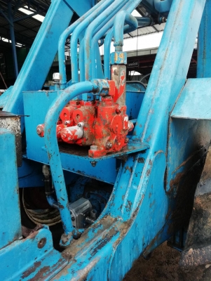 ขายรถไถFORD.6600.T3พร้อมเครื่องคีบอ้อยเเสงกลึงสภาพพร้อมใช้งาน