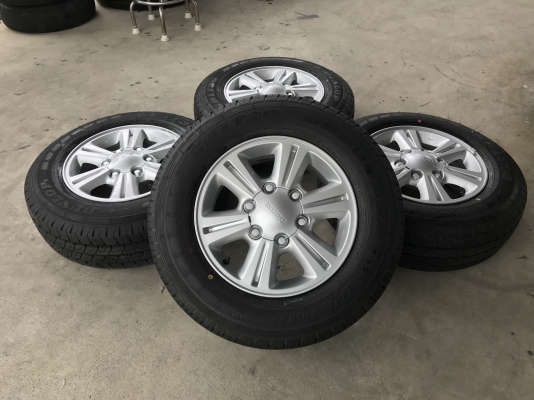 ล้อ isuzu ขอบ 15 พร้อมยางปี 19