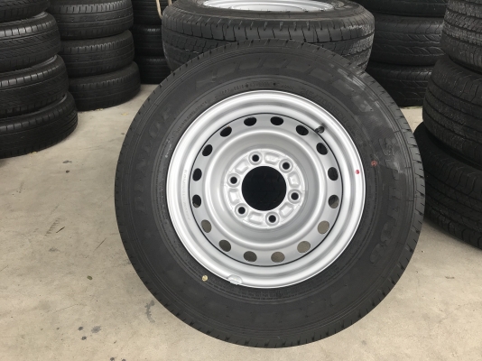 ล้อกะทะ isuzu ขอบ 15 พร้อมยางป้ายแดงปี 19