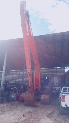 ขาย HITACHI ZX200-1 ให้ชุดบูมอาร์มยาวกับชุดบูมอาร์มปกติ2ชุด เอกสารเล่มทะเบียนราคา 1,500,000