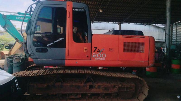 ขาย HITACHI ZX200-1 ให้ชุดบูมอาร์มยาวกับชุดบูมอาร์มปกติ2ชุด เอกสารเล่มทะเบียนราคา 1,500,000