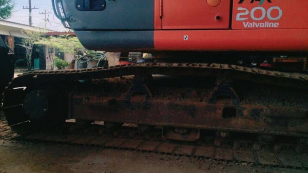 ขาย HITACHI ZX200-1 ให้ชุดบูมอาร์มยาวกับชุดบูมอาร์มปกติ2ชุด เอกสารเล่มทะเบียนราคา 1,500,000