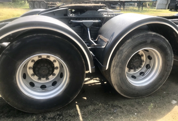 ขายหัวลาก VOLVO 380แรงม้าปี49  2เพลาราคา 900,000