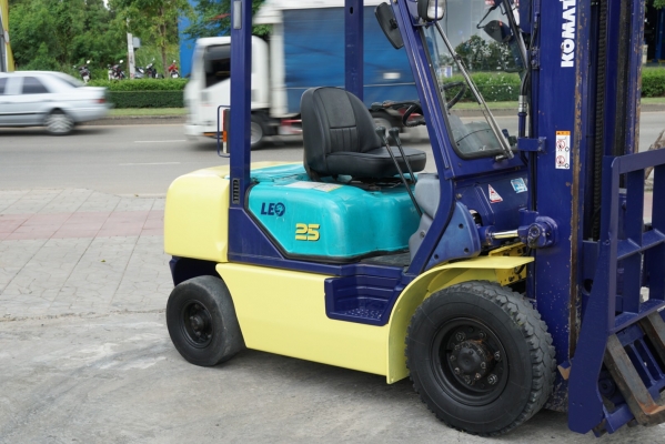 ขายถูกมาก Komatsu FD25HC-12 ขนาดยก2.5ตัน เครื่องยนต์ดีเซล เสาสูง3เมตร สวยแห้งเดิม จากประเทศญี่ปุ่น