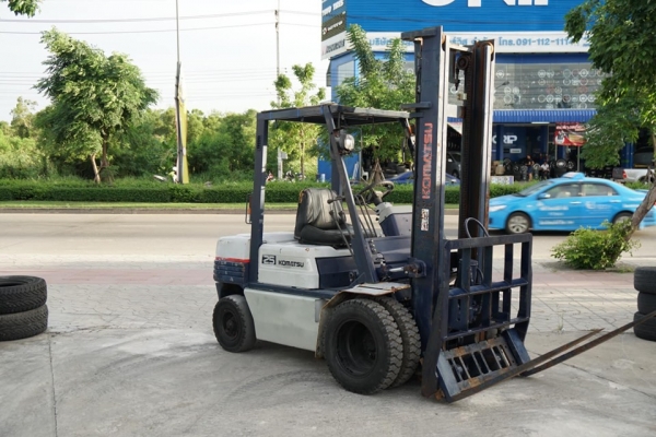 Komatsu FD25-11 ขนาดยก2.5ตัน เสาสูง4เมตร งาฮิ๊ง สวยแห้งเดิมจากประเทศญี่ปุ่น