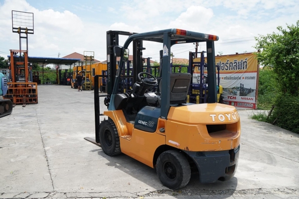 เกียร์ออโต้!! Toyota7FD25 ขนาดยก2.5ตัน เสาสูง3.5เมตร เครื่องยนต์ดีเซล สวยแห้งเดิมจากประเทสญี่ปุ่น