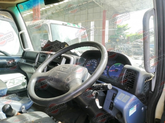 หัวเก๋ง HINO MEGA FC หัวแคบ สีขาวกันชนโครเมียม