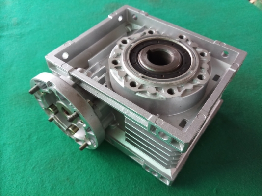 เกียร์ทด NMRV รุ่น 063 อัตราทด 1:60 เพลา 25/15 มิล