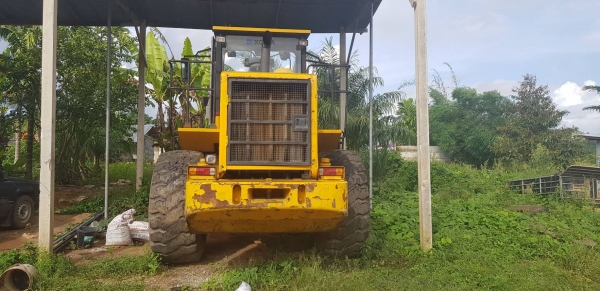 ขาย รถตัก ใช่งานน้อย ขาย รถตัก ใช่งานน้อย