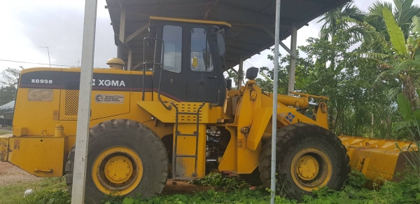 ขาย รถตัก ใช่งานน้อย ขาย รถตัก ใช่งานน้อย