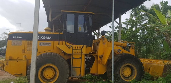 ขาย รถตัก ใช่งานน้อย ขาย รถตัก ใช่งานน้อย